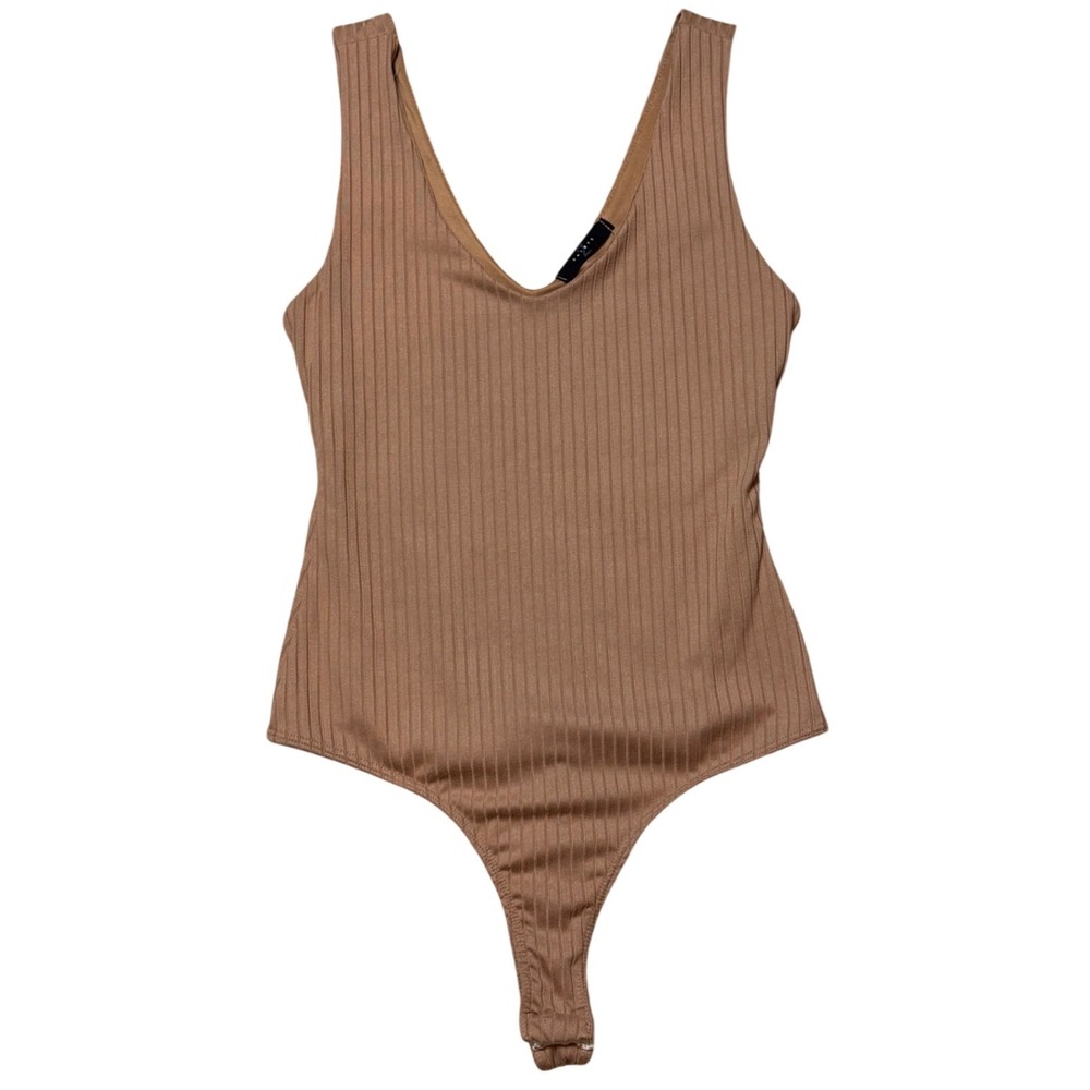 21Saints Brown Ribbed V-Neck Tank Bodysuit Size Medium Capsule Layering Neutral‎